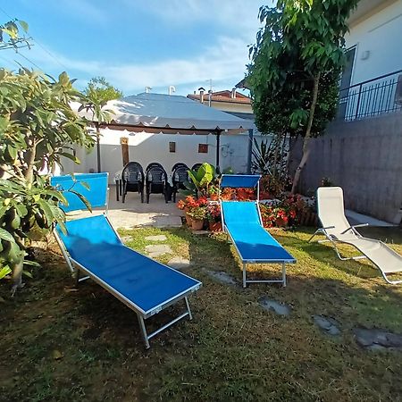 Vacanze A Виареджо Екстериор снимка